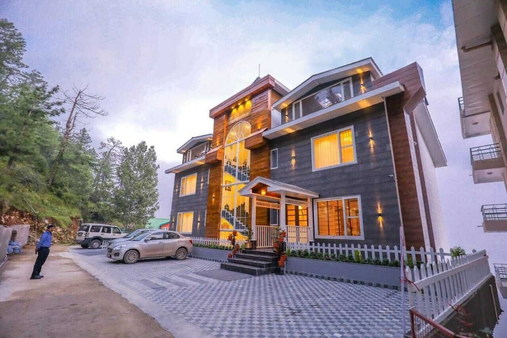 Фото Clarkes hotel, A grand heritage hotel since 1898