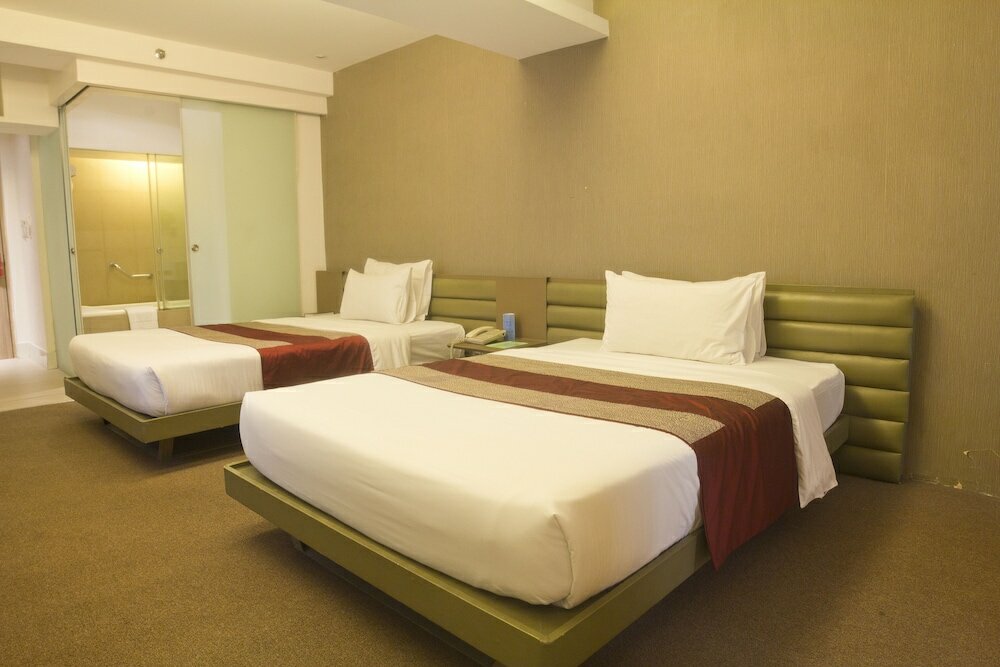 Фото The E-Hotel Makati