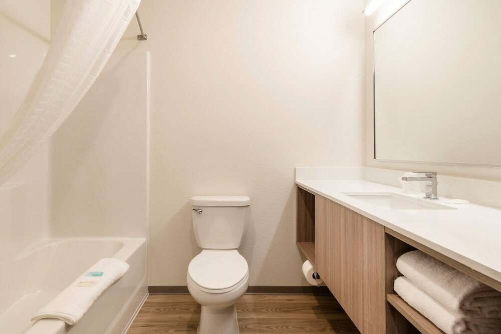 Фото WoodSpring Suites Portland Vancouver