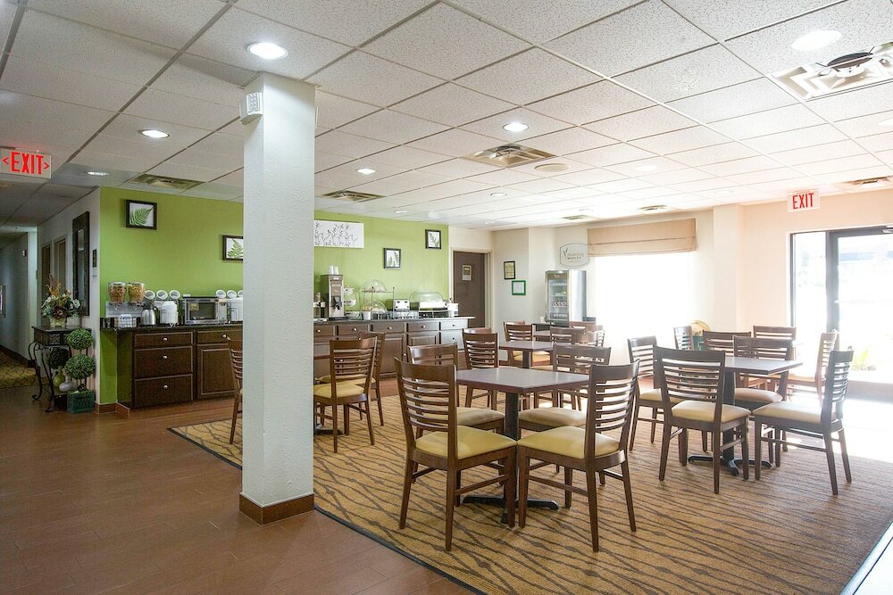 Фото Sleep Inn near The Avenue