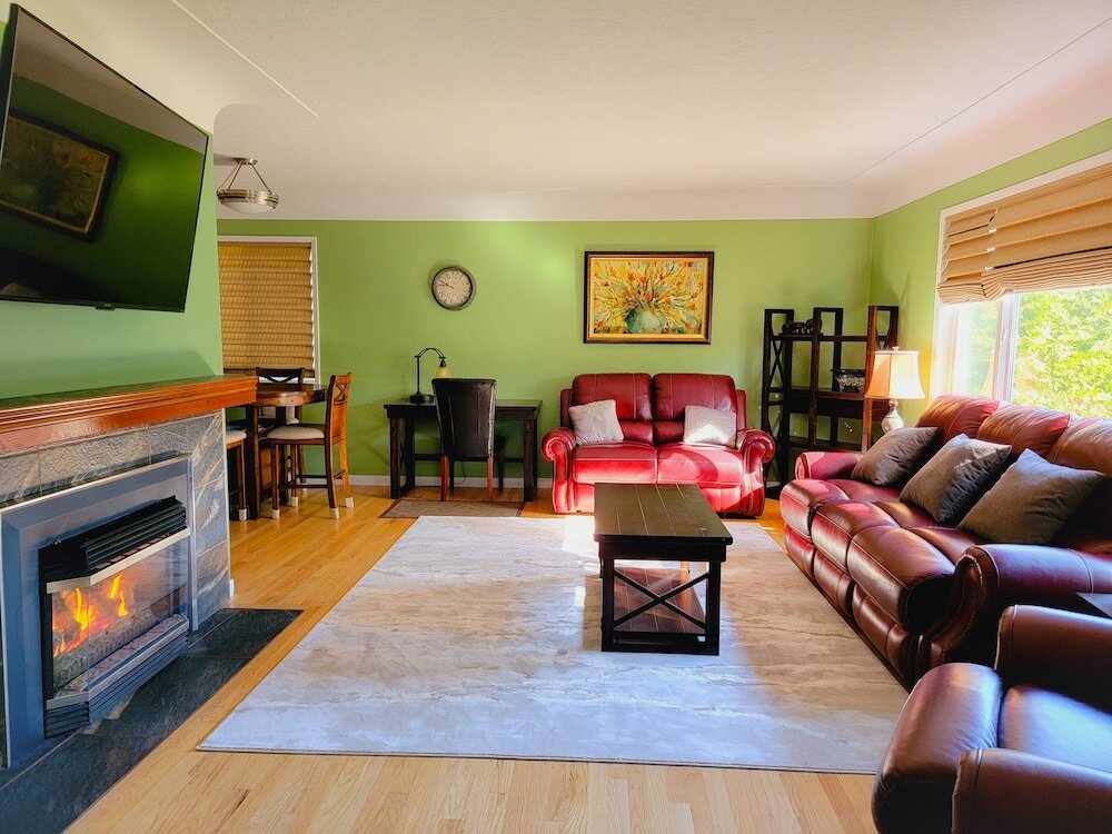 Фото James Bay Inn Hotel & Suites