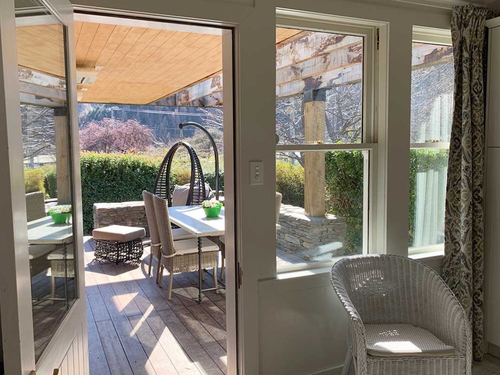 Фото Arrowtown Lodge