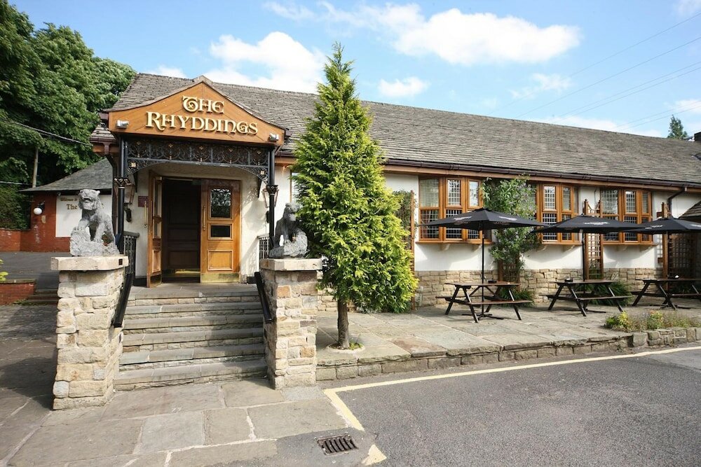 Фото The Royal Toby Hotel