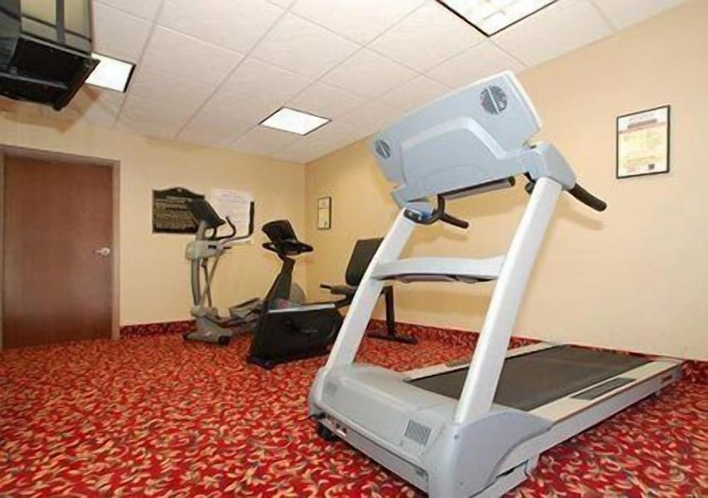 Фото Comfort Suites Fairgrounds West