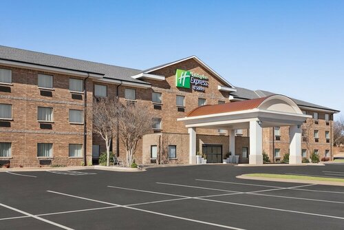 Гостиница Holiday Inn Express Hotel & Suites Edmond, an Ihg Hotel