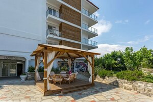 Гостиница Alexander The Great Beach Hotel