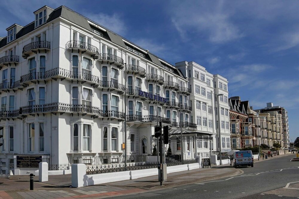 Фото The Royal Beach Hotel