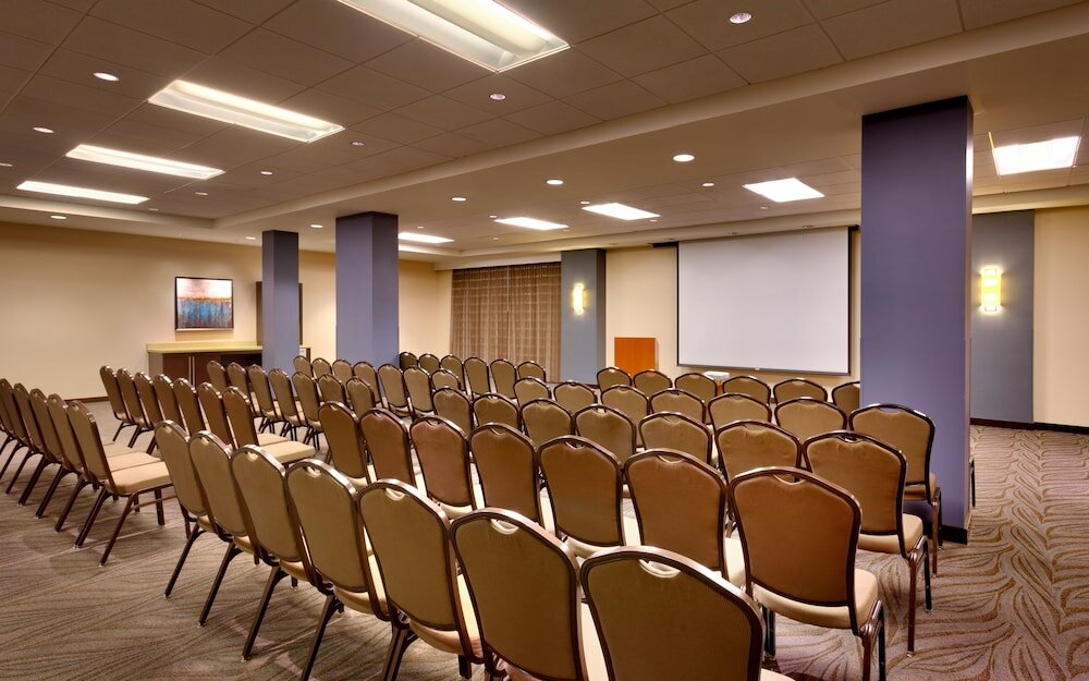 Фото Hyatt Place Waikiki Beach