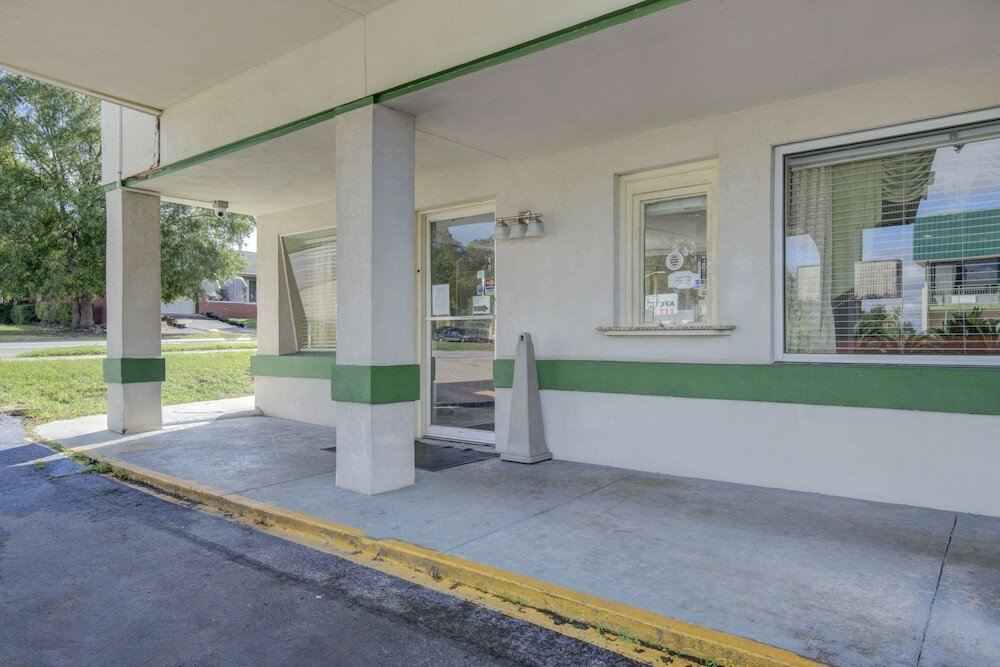 Фото Oyo Hotel Douglas Ga Us 441