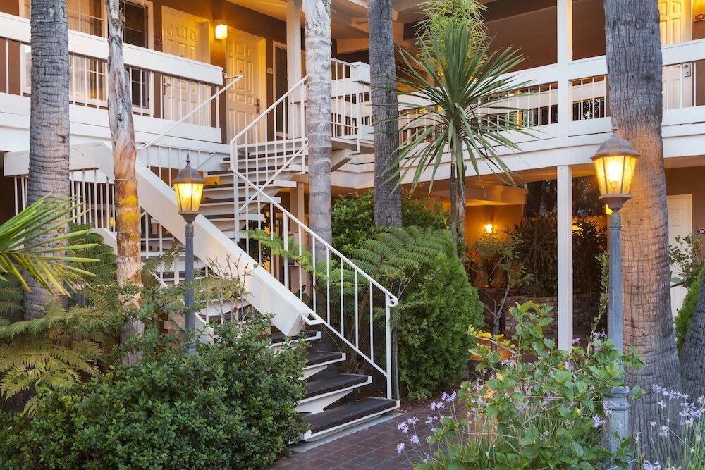 Фото Best Western Plus Carriage Inn