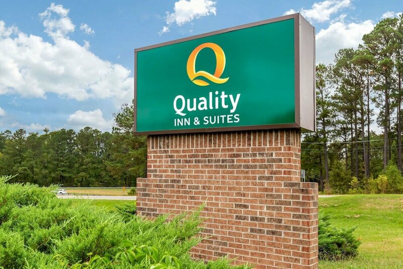 Гостиница Quality Inn & Suites Apex - Holly Springs