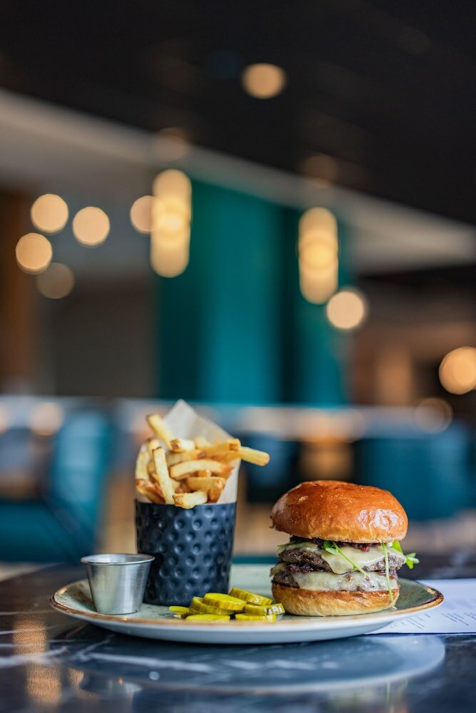 Фото Holiday Inn Chicago Dwtn Wolf Point, an Ihg Hotel