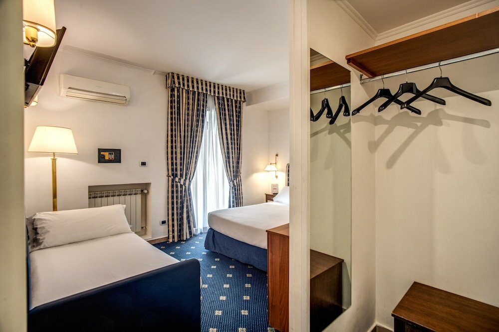 Фото Hotel Napoleon