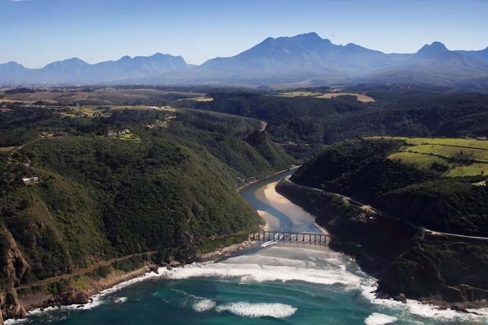 Фото Far Hills Hotel