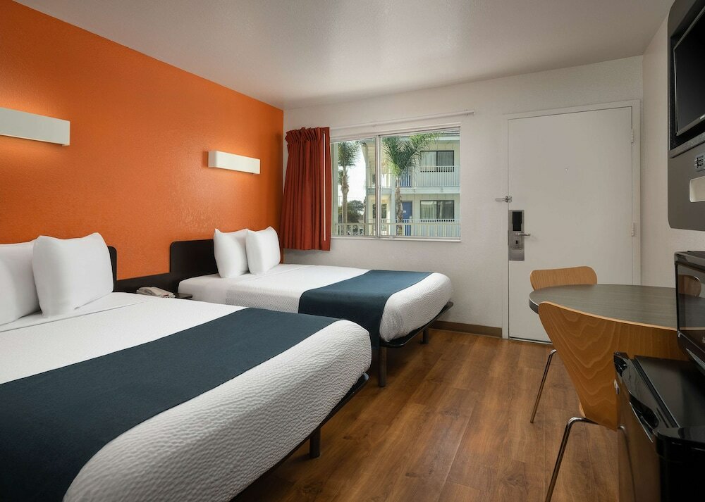 Фото Motel 6 Carpinteria, Ca - Santa Barbara - North