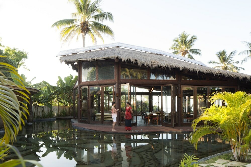 Фото Coconuts Beach Club Resort & SPA