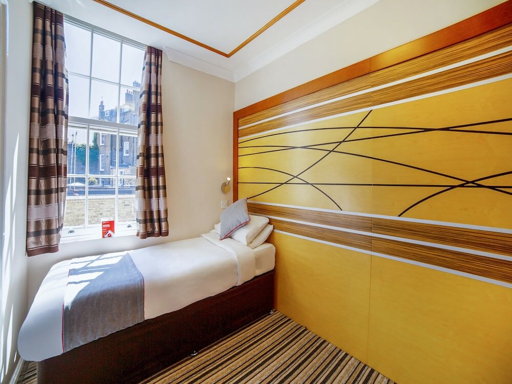 Фото Oyo Vegas Hotel