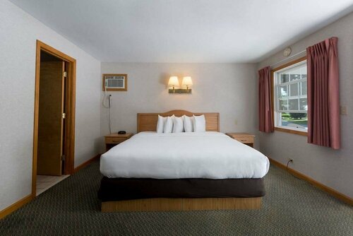 Гостиница Americas Best Value Inn & Suites Lake George