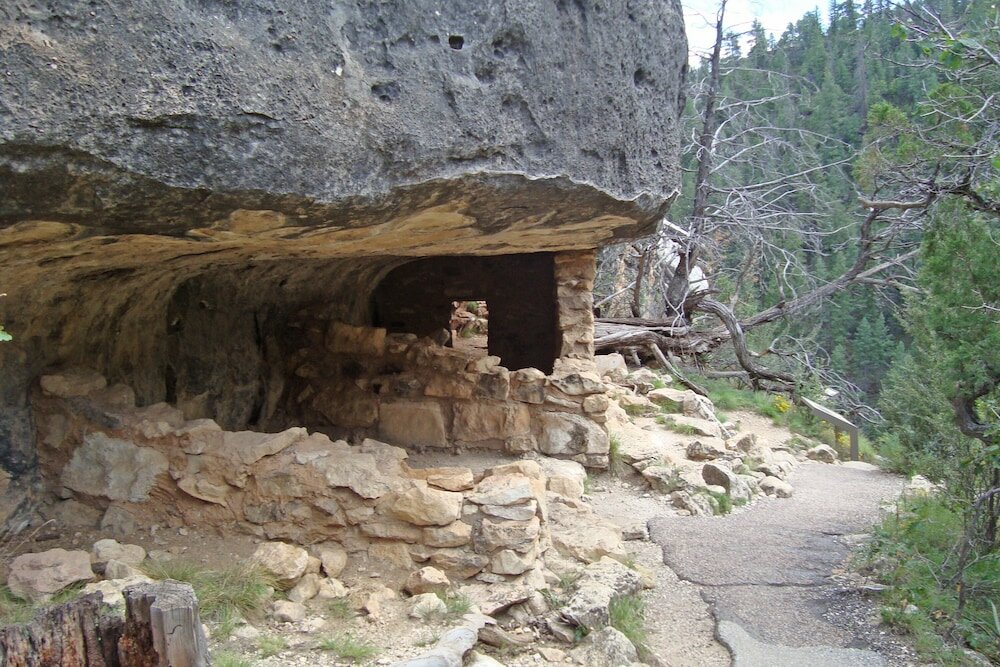 Фото Days Hotel by Wyndham Flagstaff