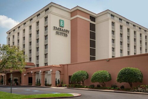 Гостиница Embassy Suites Hotel Baton Rouge в Батон-Руж
