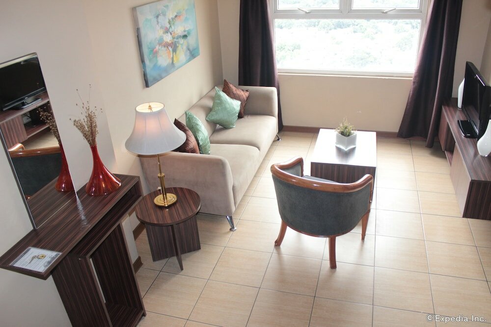 Фото Shaw Residenza Suites