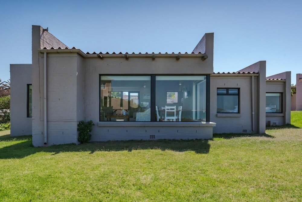 Фото Blue Bay Lodge