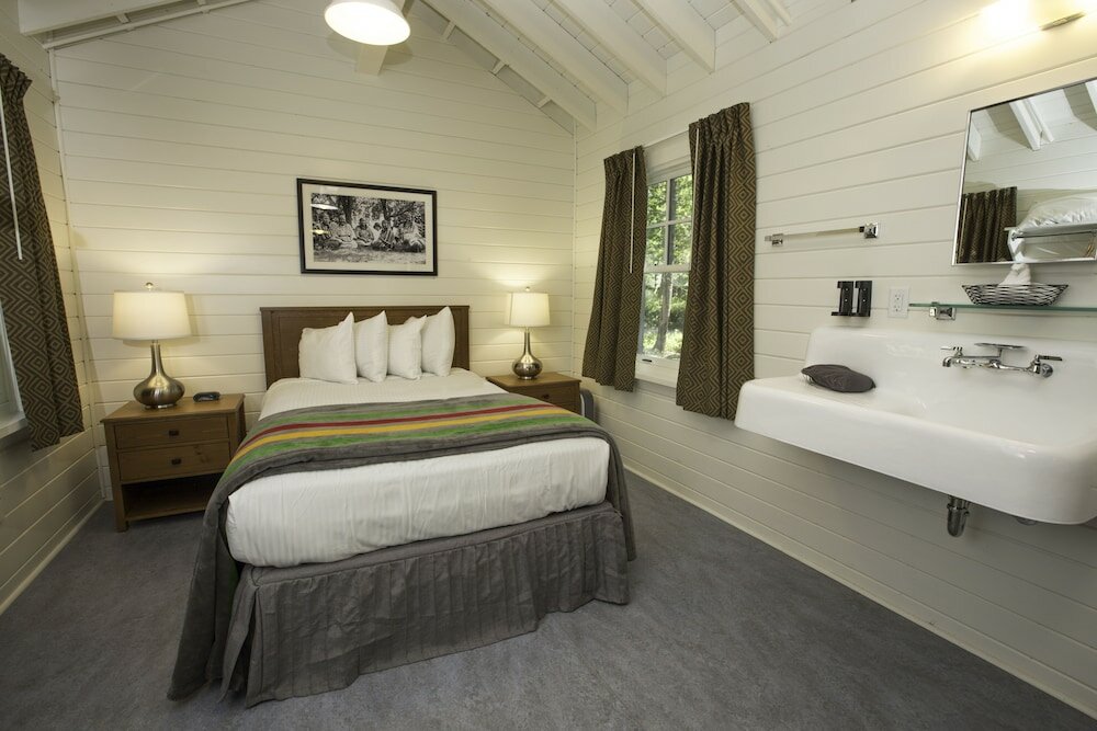 Фото Swiftcurrent Motor Inn and Cabins - Inside the Park