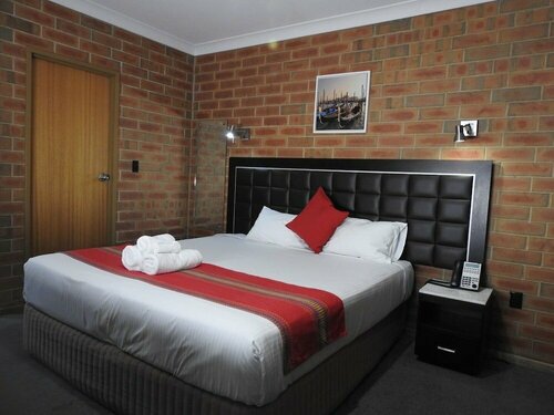 Гостиница Pooraka Motor Inn в Аделаиде
