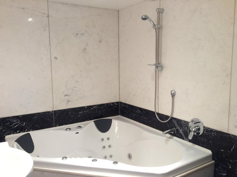 Фото Golf Course Road Chalets