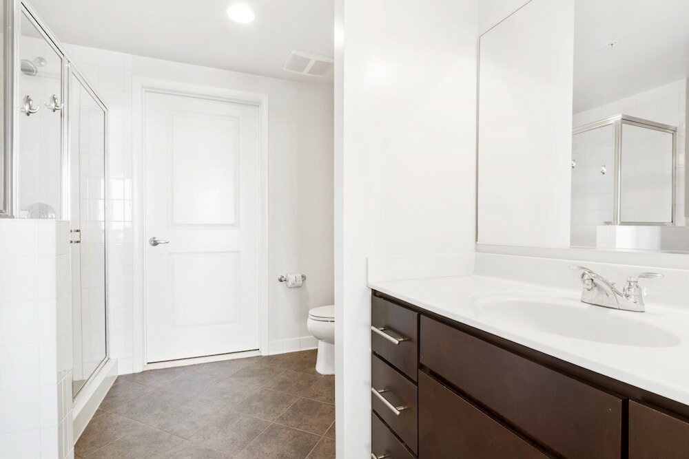 Фото Global Luxury Suites at The Convention Center