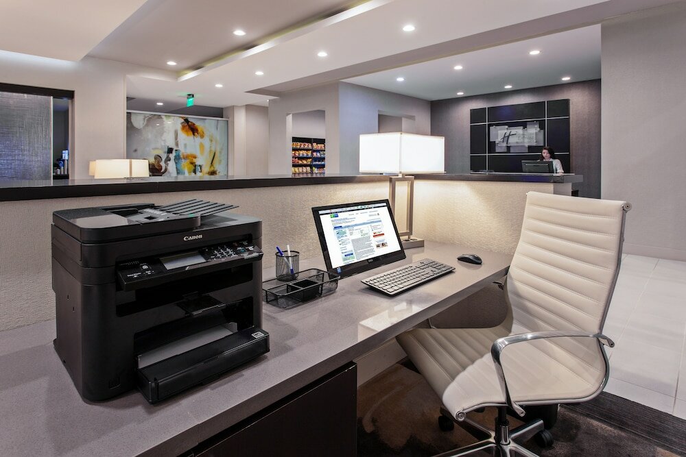 Фото Holiday Inn Express & Suites Anaheim Resort Area, an Ihg Hotel