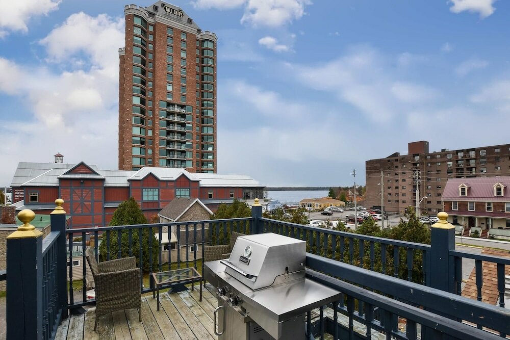 Фото The Noble Suites