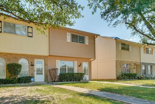 Апартаменты Bossier City Townhome w Patio + Outdoor Dining! в Бошьер Сити