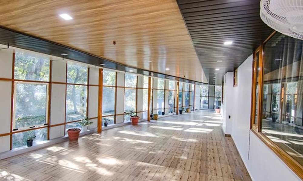 Фото Fabhotel Wildflower Inn