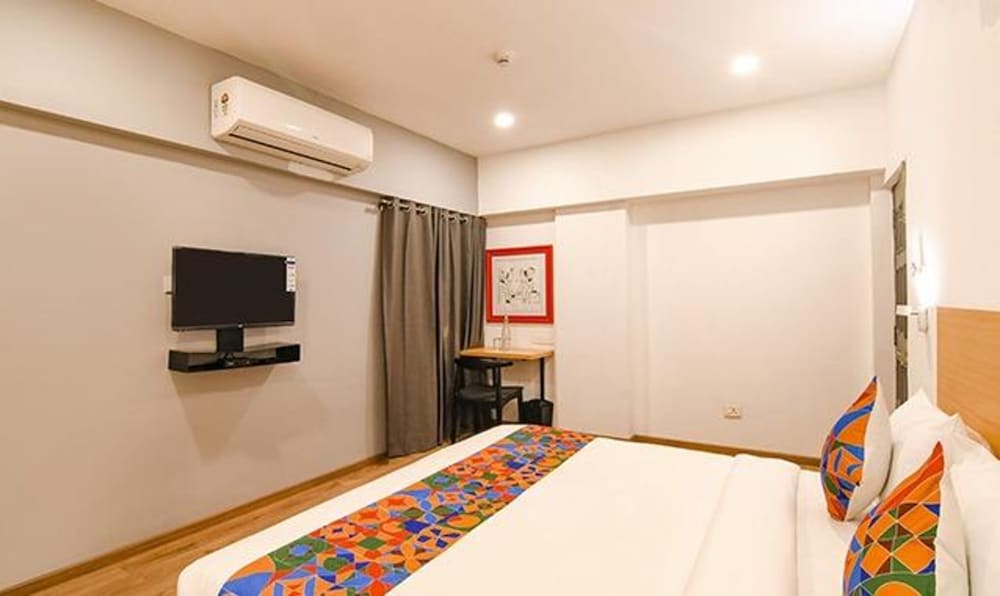 Фото Fabhotel Sayeeda International