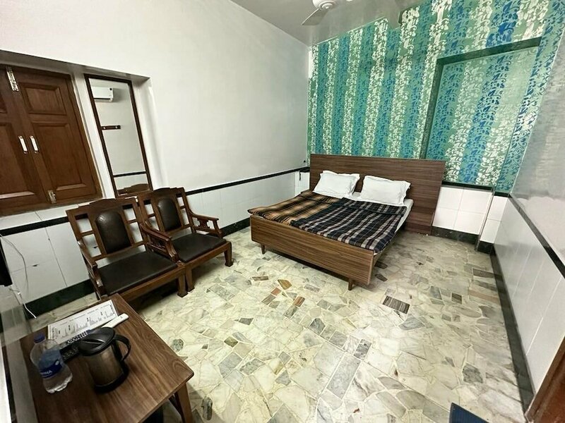 Гостиница New Royal Hotel в Дели