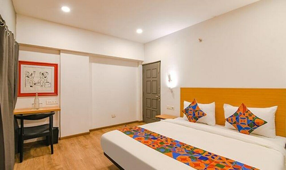 Фото Fabhotel Sayeeda International