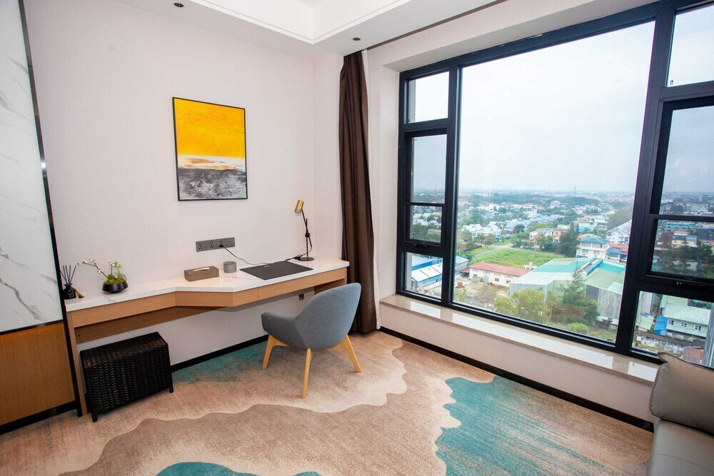 Фото LC International Hotel