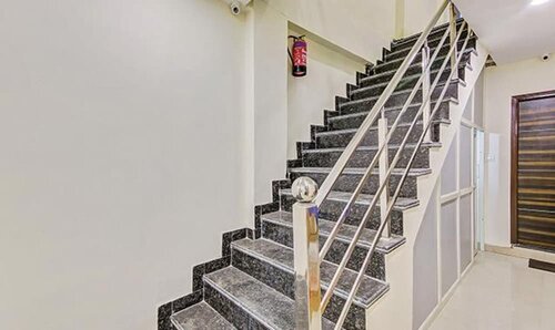 Гостиница Fabexpress Mohan Vilas Residency в Дехрадуне