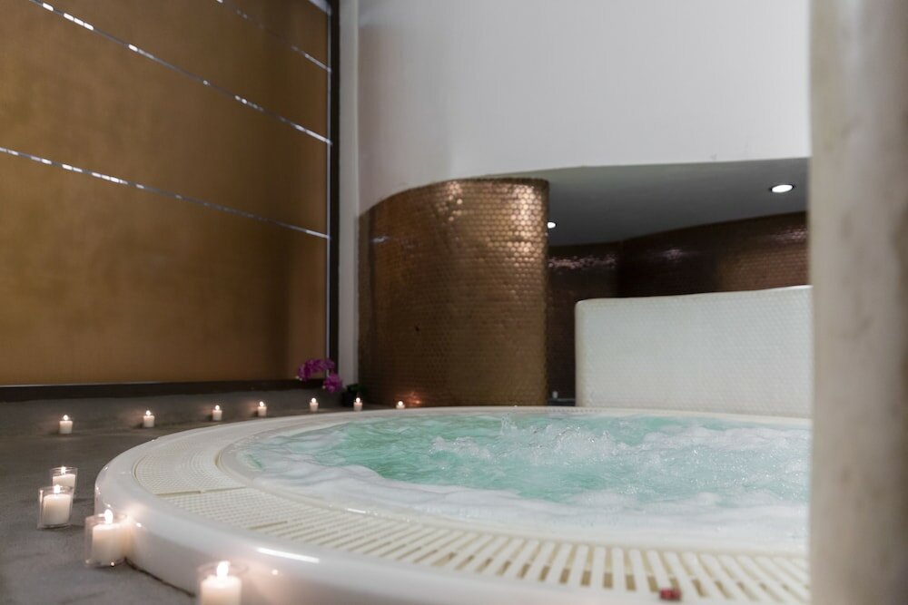 Фото Hotel Macià Granada Five Senses Rooms & Suites