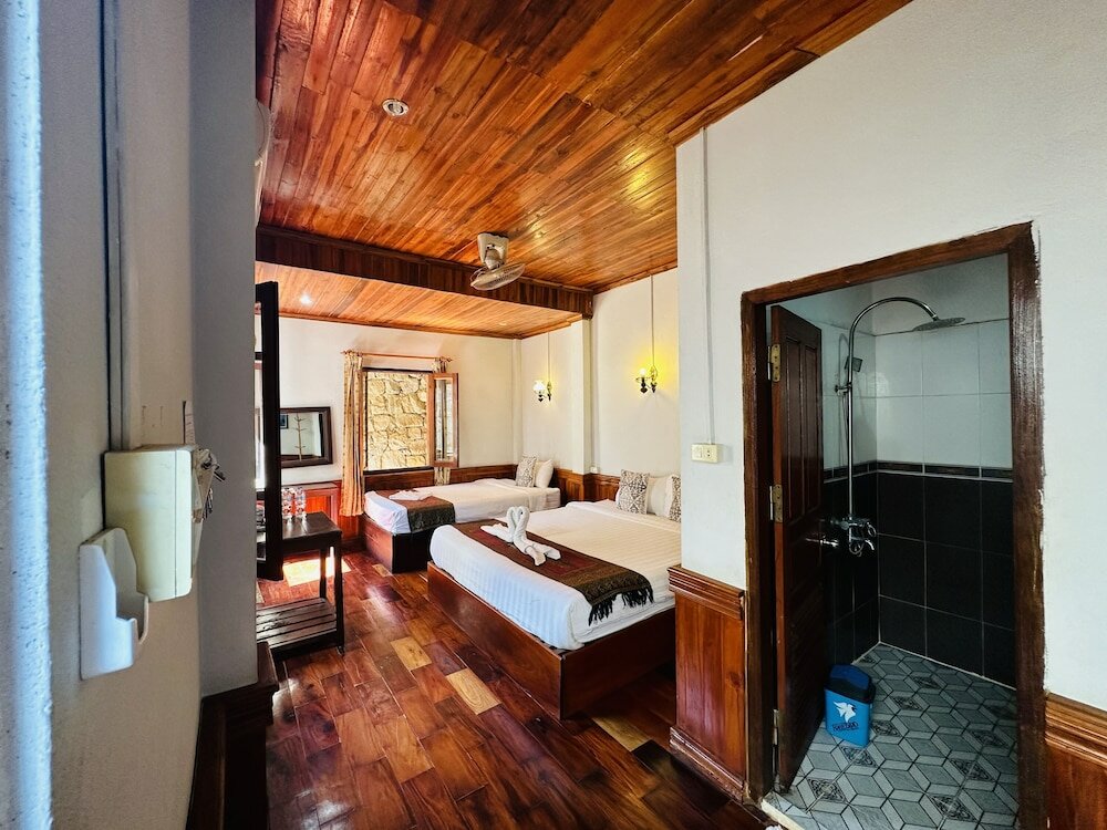 Фото Kingkham Riverside Hotel