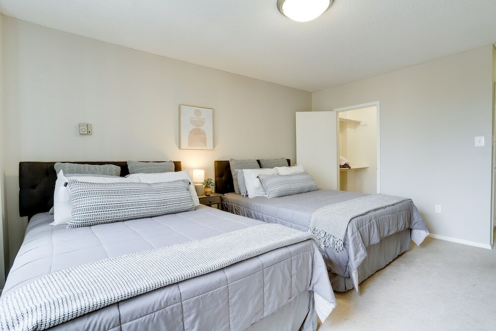 Фото Magnificent Condo Crystal City With Gym