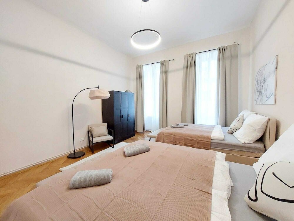 Фото Stylish Apartments near Akh