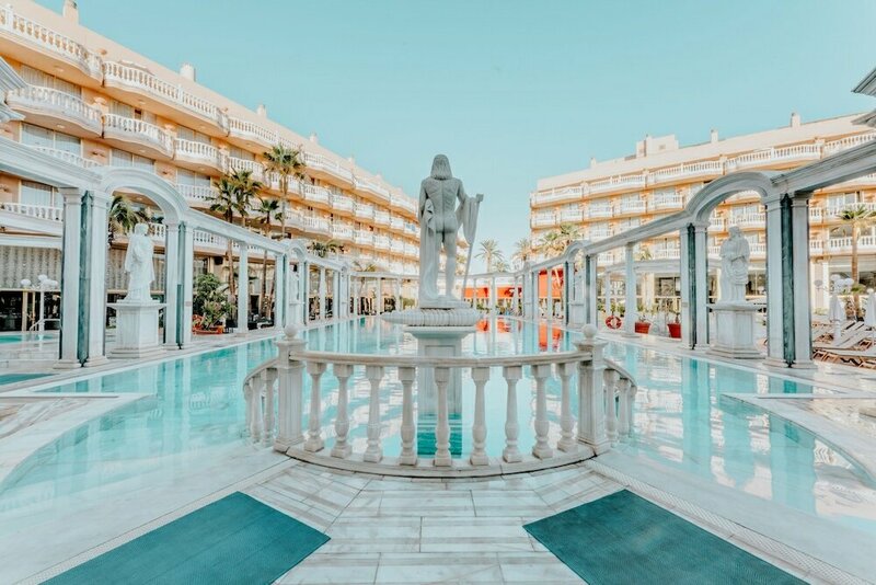 Гостиница Cleopatra Palace Hotel в Плайя-де-лас-Америкас