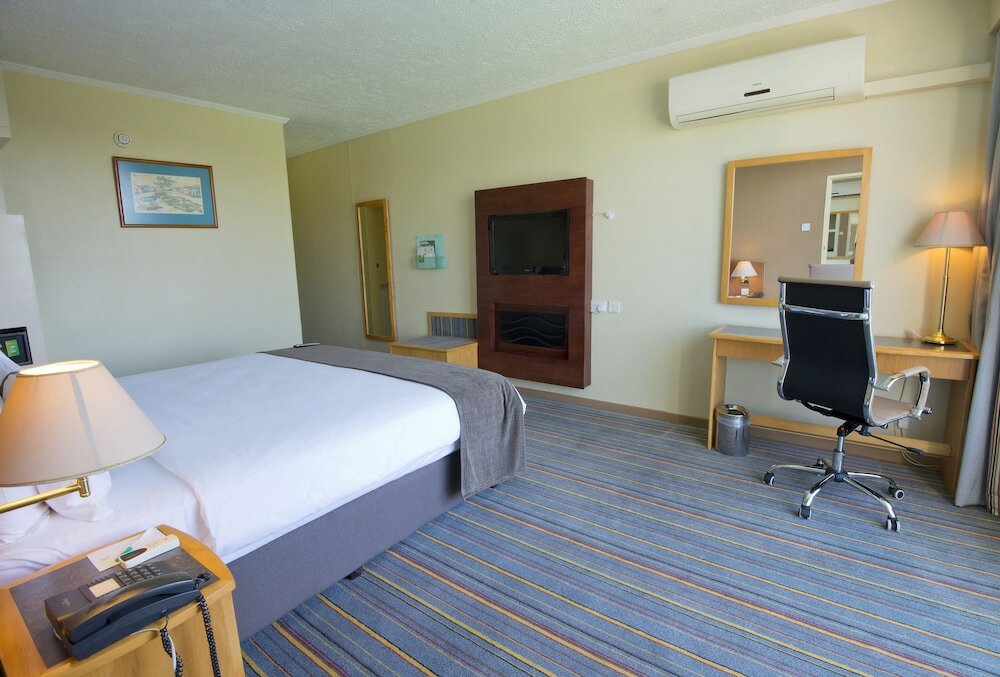 Фото Holiday Inn Bulawayo, an Ihg Hotel