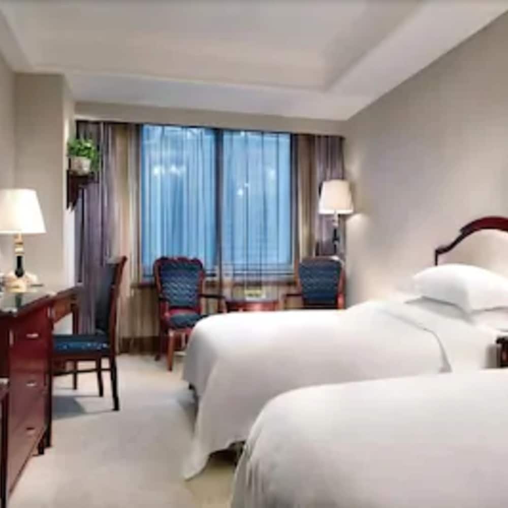 Фото Ramada Plaza Tian Lu