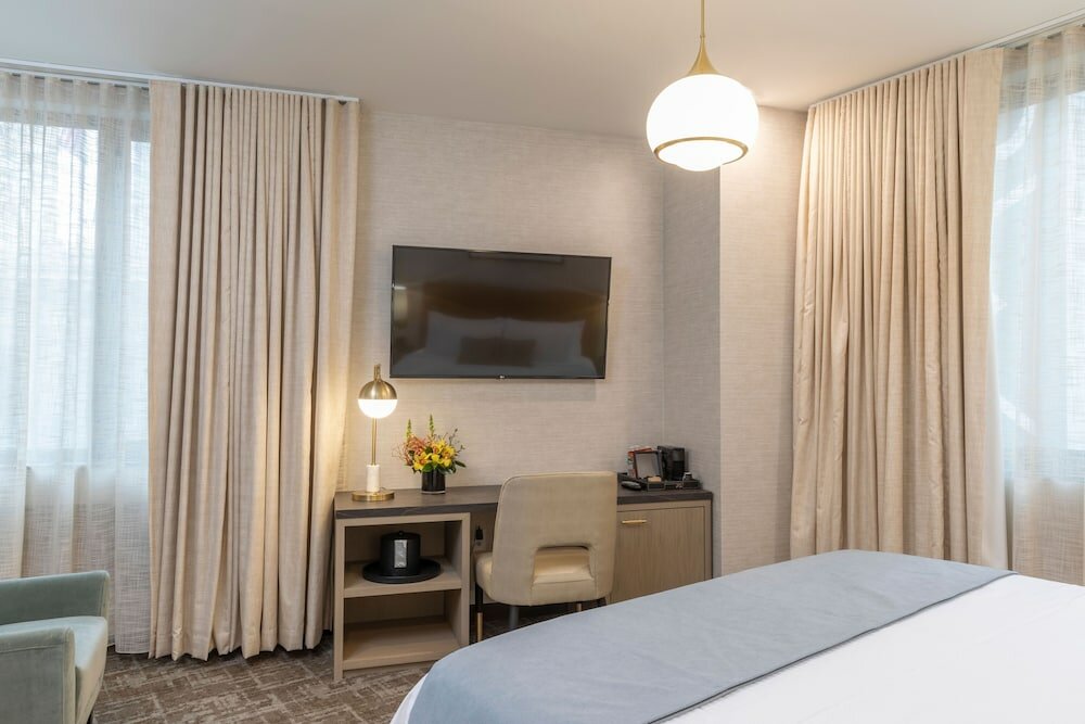 Фото Broadway Plaza Hotel