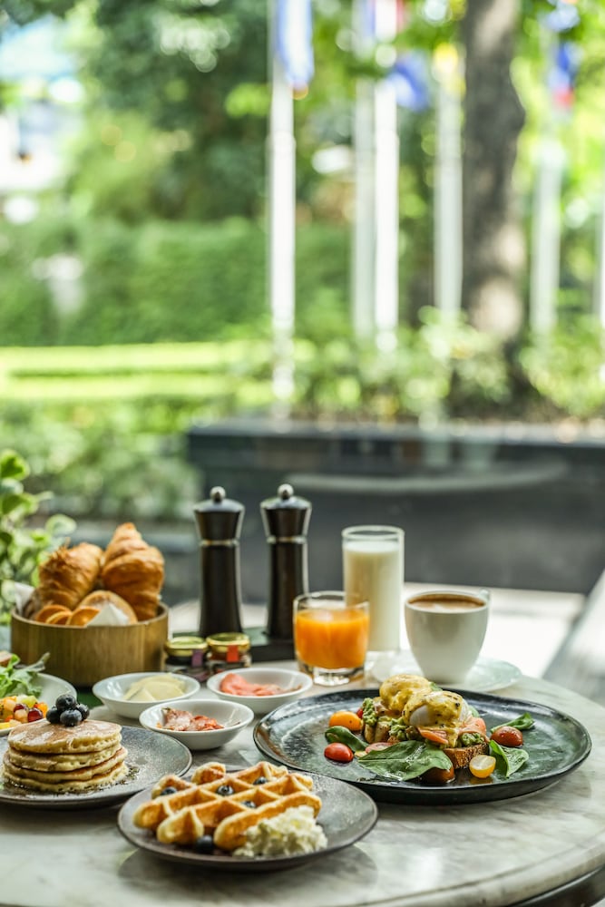 Фото The Athenee Hotel, a Luxury Collection Hotel, Bangkok