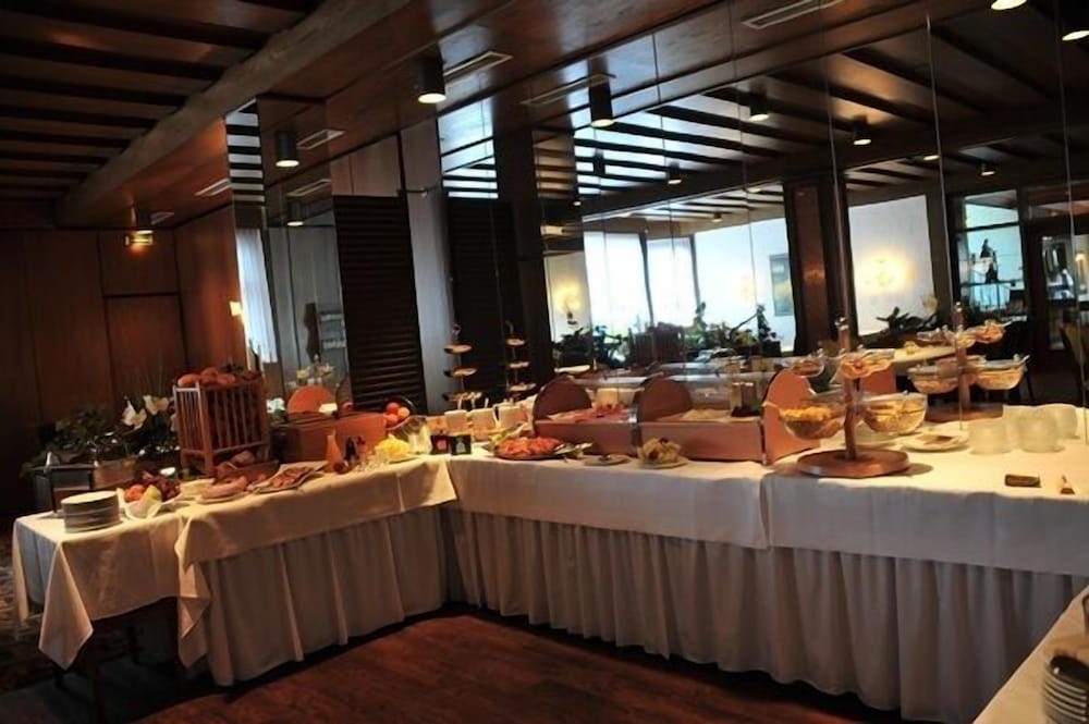 Фото Hotel Central