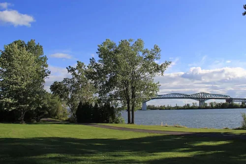 Фото Best Western Hotel Brossard